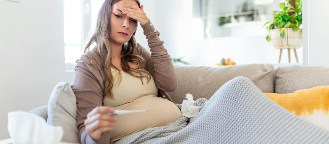 La grippe chez la femme enceinte : que faire, quels risques ?